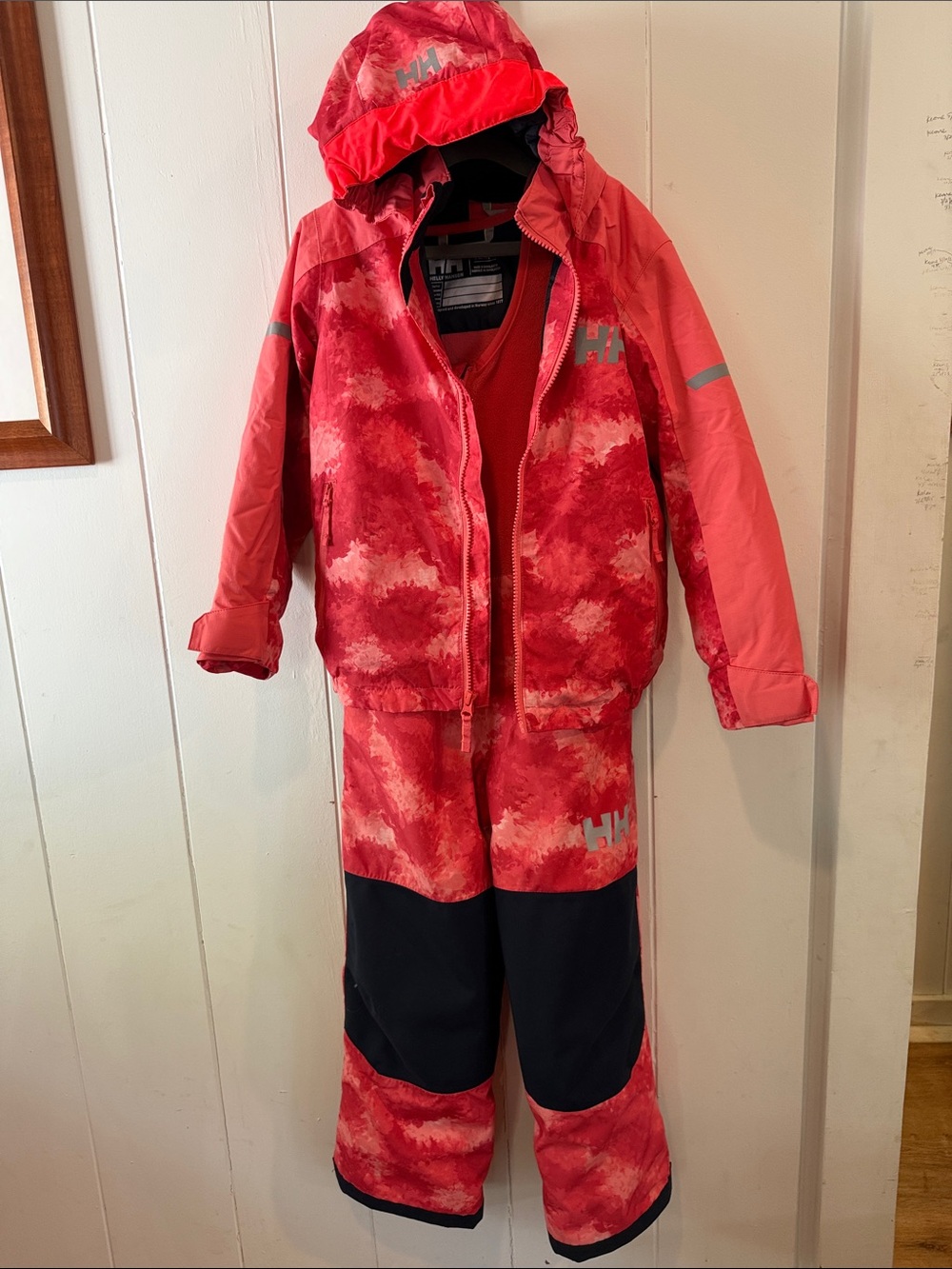 Helly Hansen SUNSET PINK Snow Bib and Jacket 122/7